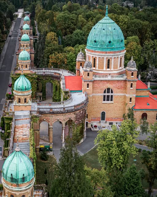 Groblje Mirogoj. Arkade. Panorama